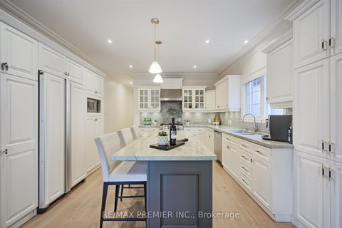 Photo 12 at 115 Southlawn Drive, Islington Woods, Vaughan