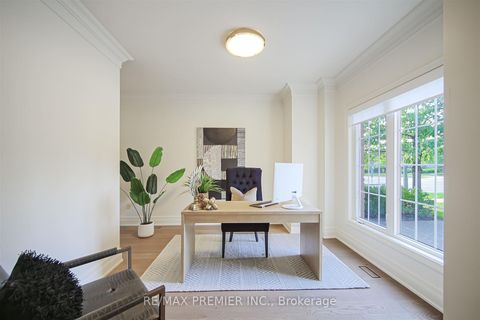 Photo 15 at 115 Southlawn Drive, Islington Woods, Vaughan