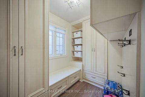 Photo 17 at 115 Southlawn Drive, Islington Woods, Vaughan