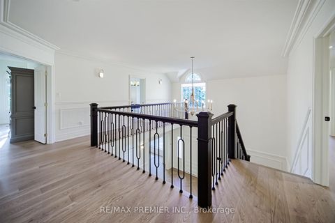 Photo 18 at 115 Southlawn Drive, Islington Woods, Vaughan