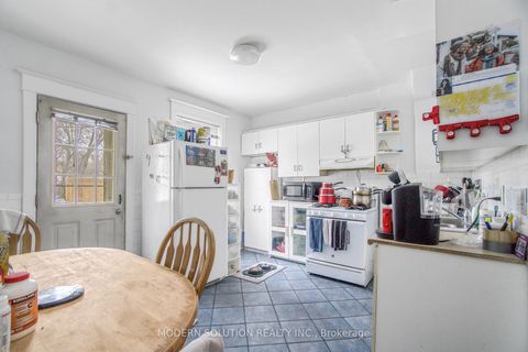 Photo 10 at 2 Rockwell Avenue, Pellam Park, Toronto Photo 10 at 2 Rockwell Avenue, Pellam Park, Toronto