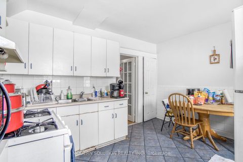 Photo 12 at 2 Rockwell Avenue, Pellam Park, Toronto