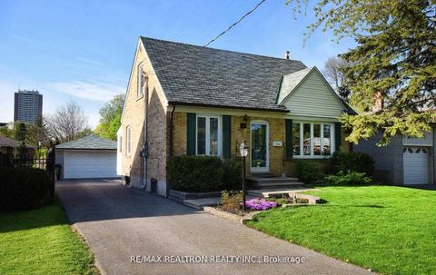 Photo 2 at 74 Goulding Avenue, Newtonbrook West, Toronto