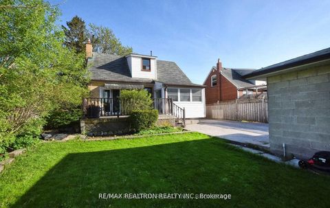 Photo 6 at 74 Goulding Avenue, Newtonbrook West, Toronto