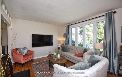Photo 11 at 74 Goulding Avenue, Newtonbrook West, Toronto