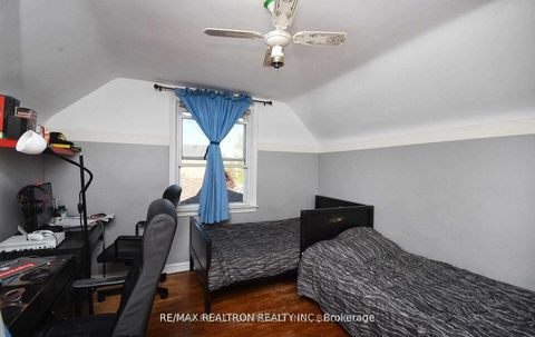Photo 24 at 74 Goulding Avenue, Newtonbrook West, Toronto