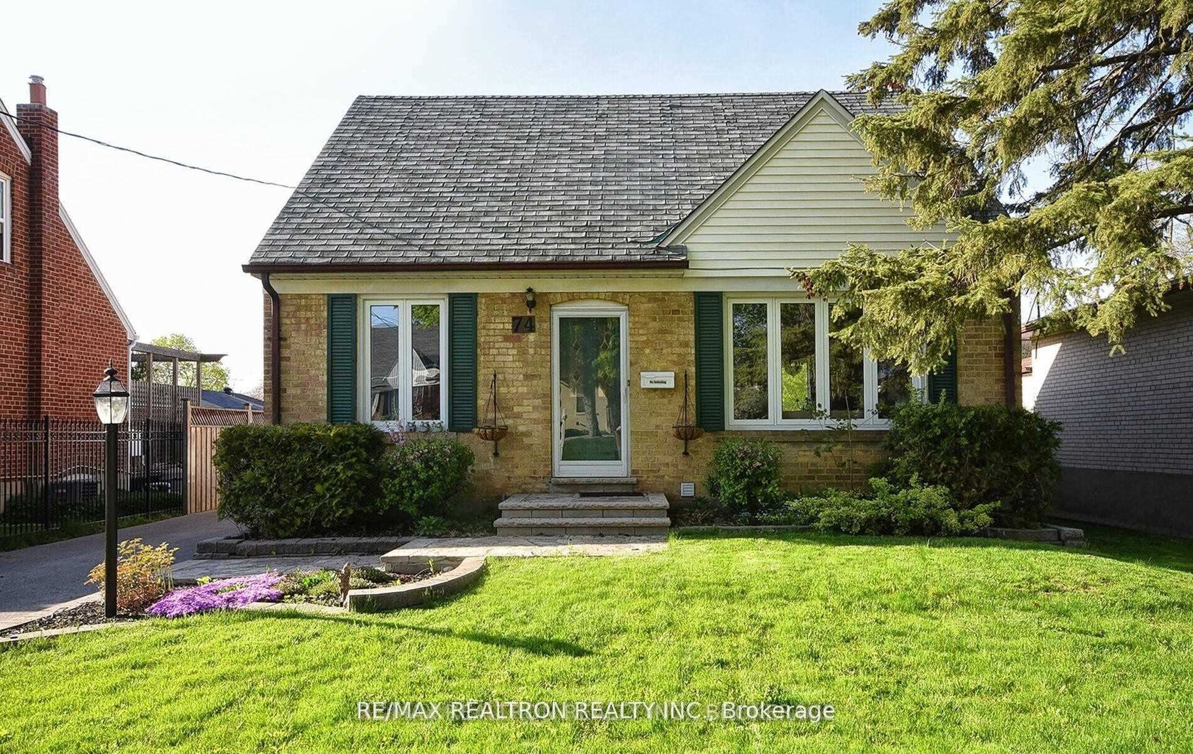 74 Goulding Avenue, Newtonbrook West, Toronto 