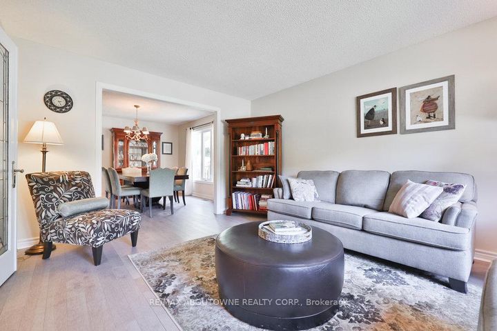 Photo 8 at 542 Hambling Court, Roseland, Burlington