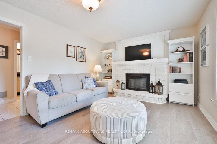 Photo 19 at 542 Hambling Court, Roseland, Burlington