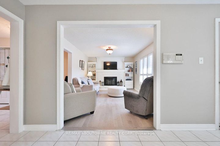 Photo 20 at 542 Hambling Court, Roseland, Burlington