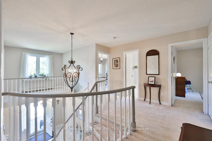 Photo 22 at 542 Hambling Court, Roseland, Burlington