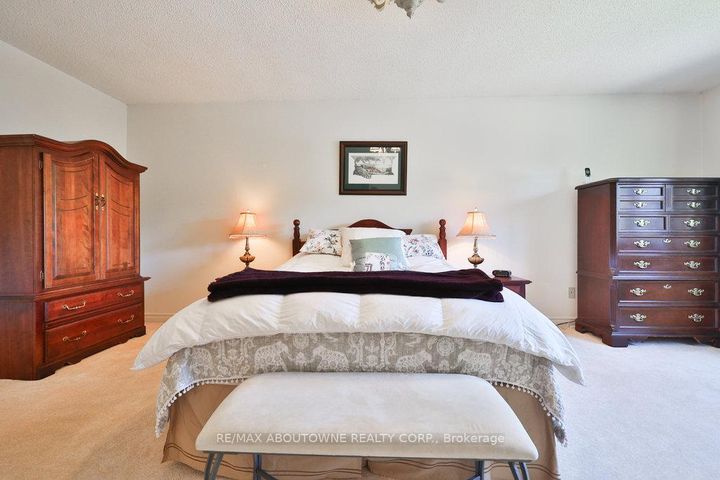 Photo 24 at 542 Hambling Court, Roseland, Burlington