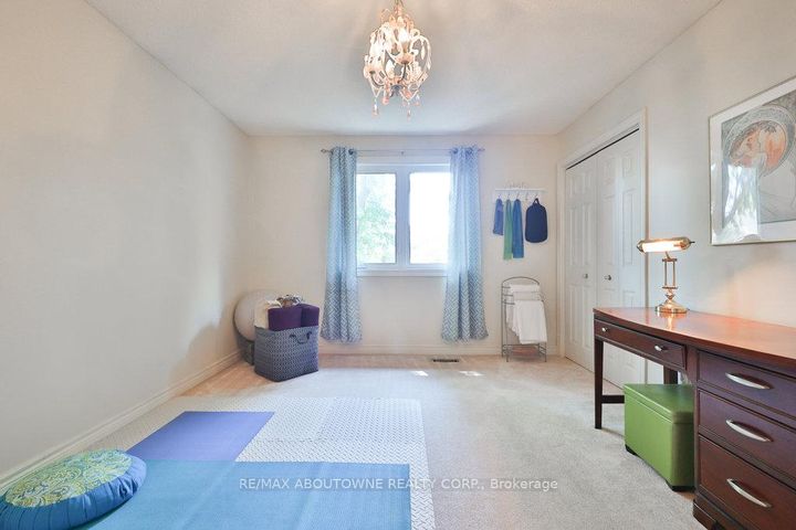 Photo 32 at 542 Hambling Court, Roseland, Burlington