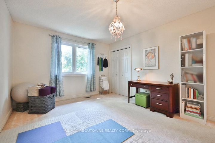 Photo 33 at 542 Hambling Court, Roseland, Burlington