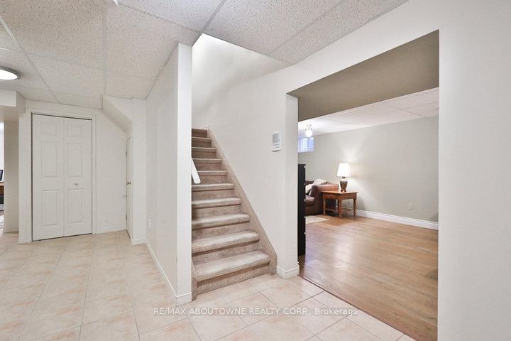 Photo 36 at 542 Hambling Court, Roseland, Burlington