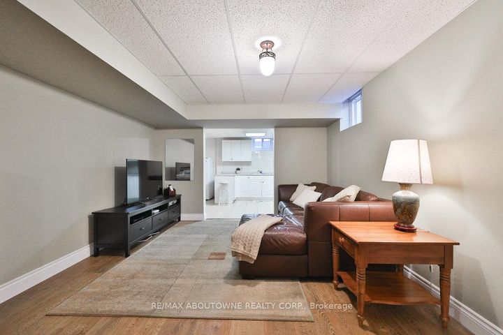 Photo 37 at 542 Hambling Court, Roseland, Burlington