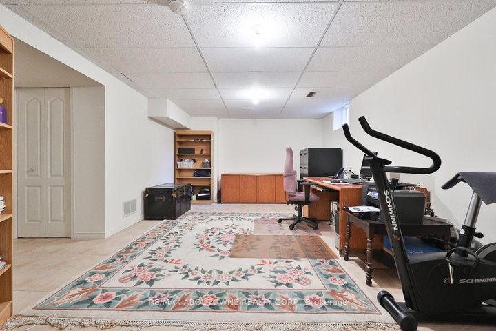Photo 39 at 542 Hambling Court, Roseland, Burlington