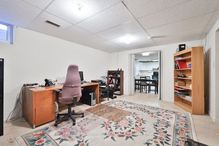 Photo 40 at 542 Hambling Court, Roseland, Burlington