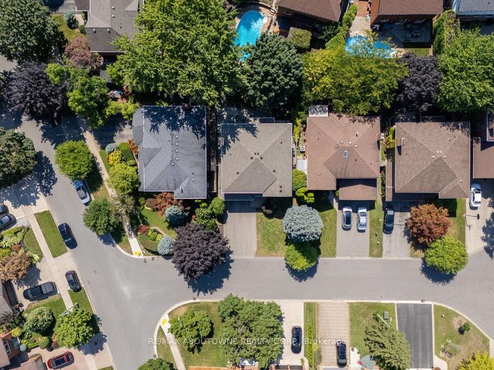 Photo 45 at 542 Hambling Court, Roseland, Burlington
