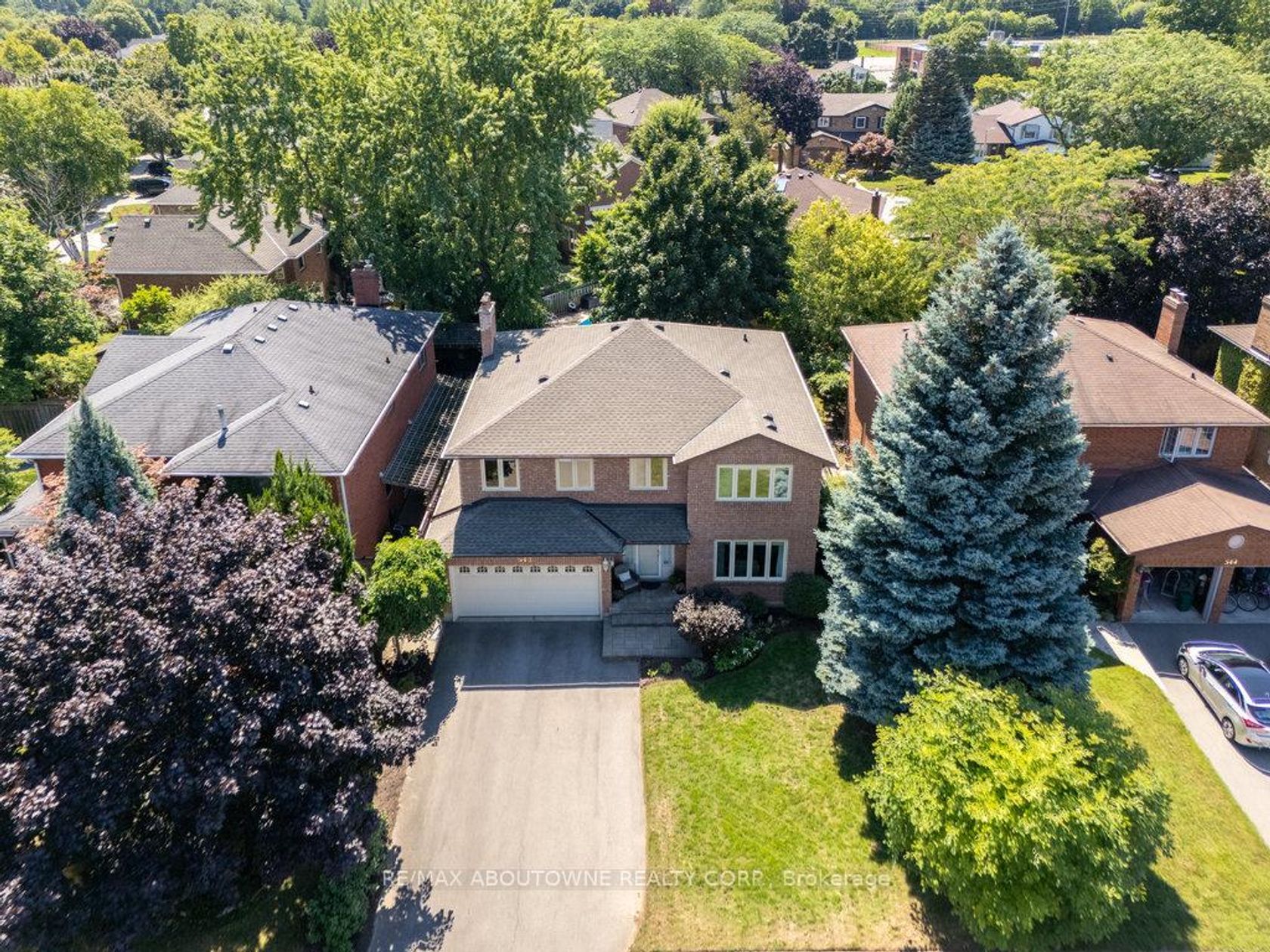 542 Hambling Court, Roseland, Burlington 2