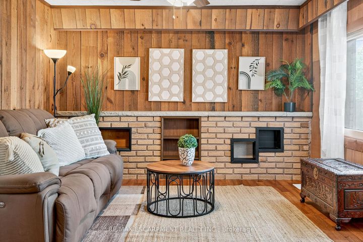 Photo 4 at 146 Normanhurst Avenue W, Normanhurst, Hamilton