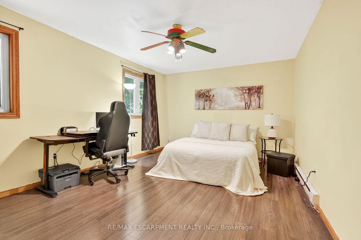 Photo 19 at 146 Normanhurst Avenue W, Normanhurst, Hamilton