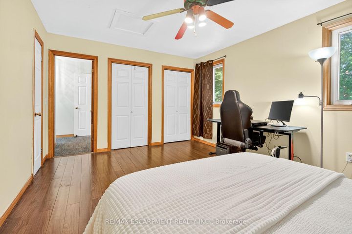 Photo 21 at 146 Normanhurst Avenue W, Normanhurst, Hamilton