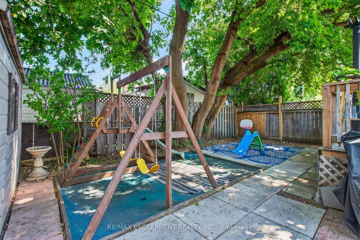 Photo 35 at 146 Normanhurst Avenue W, Normanhurst, Hamilton