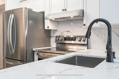 Photo 8 at 407 - 11 Oneida Crescent, Langstaff, Richmond Hill