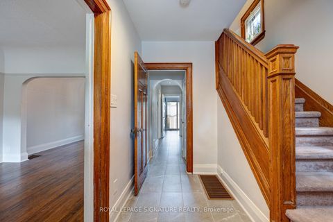 Photo 2 at 68 Ostend Avenue, Swansea, Toronto