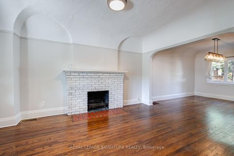 Photo 3 at 68 Ostend Avenue, Swansea, Toronto