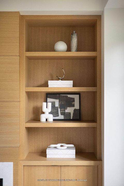 Photo 8 at 48 Tangmere Road, Don Mills, Toronto