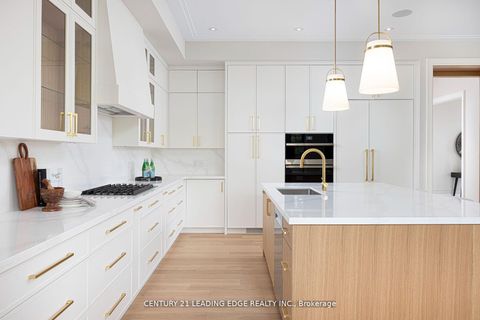 Photo 13 at 48 Tangmere Road, Don Mills, Toronto