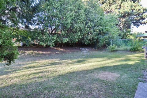 Photo 7 at 106 Grandravine Drive, York University Heights, Toronto