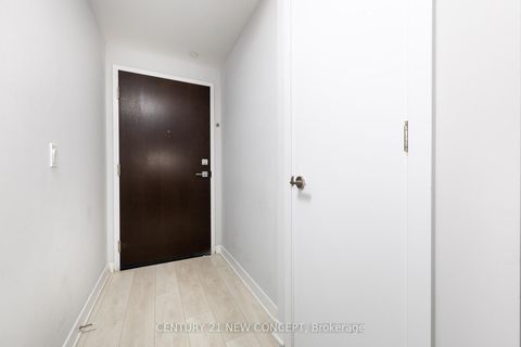 Photo 1 at 3906 - 2221 Yonge Street, Mount Pleasant West, Toronto