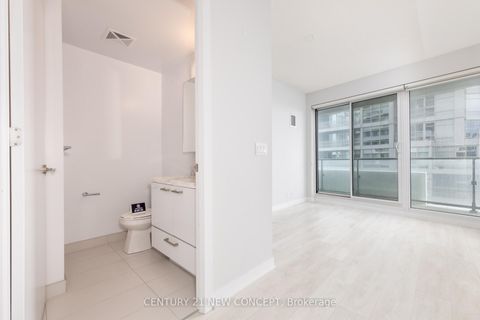 Photo 2 at 3906 - 2221 Yonge Street, Mount Pleasant West, Toronto