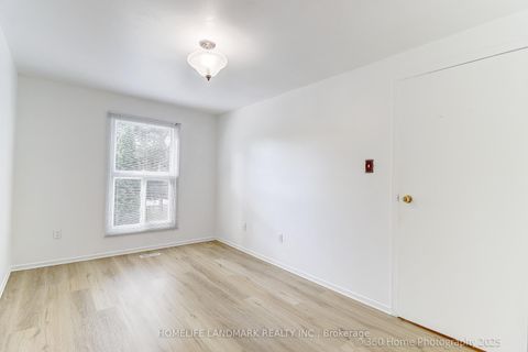 Photo 8 at 133 Huntingdale Boulevard, L'Amoreaux, Toronto