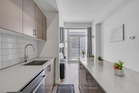Photo 7 at 2516 - 9000 Jane Street, Vellore Village, Vaughan