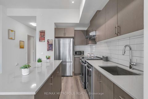 Photo 9 at 2516 - 9000 Jane Street, Vellore Village, Vaughan