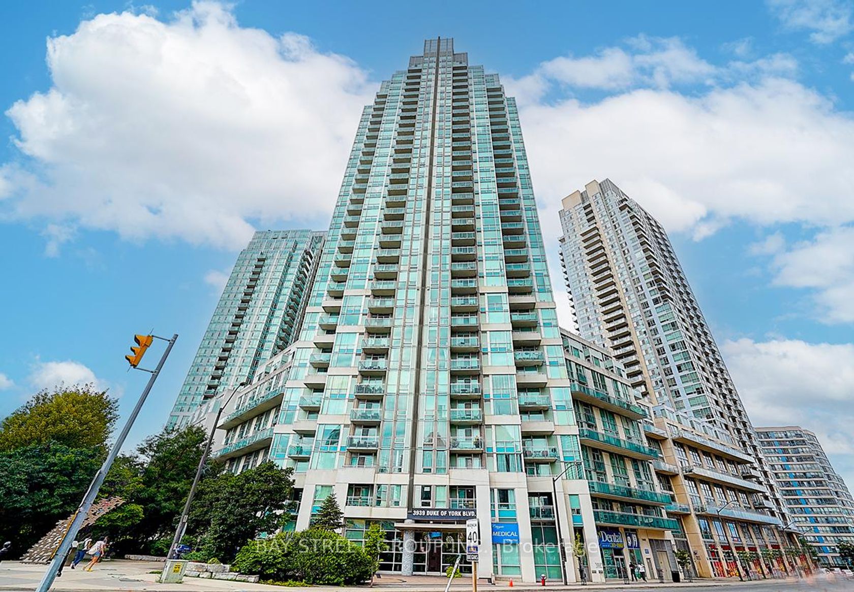 2004 - 3939 Duke Of York Boulevard, City Centre, Mississauga by Loree Meneguzzi Real Estate 2004 - 3939 Duke Of York Boulevard, City Centre, Mississauga