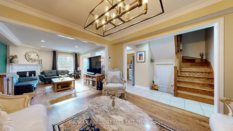 Photo 4 at 50 Wildflower Drive, Oak Ridges, Richmond Hill