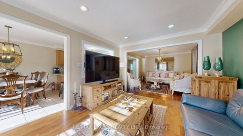 Photo 7 at 50 Wildflower Drive, Oak Ridges, Richmond Hill