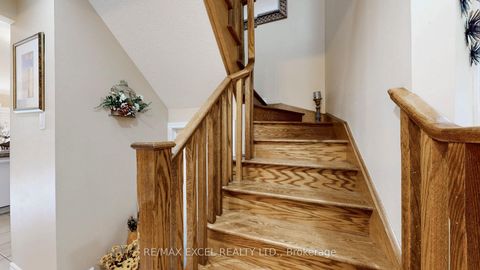 Photo 17 at 50 Wildflower Drive, Oak Ridges, Richmond Hill Photo 17 at 50 Wildflower Drive, Oak Ridges, Richmond Hill