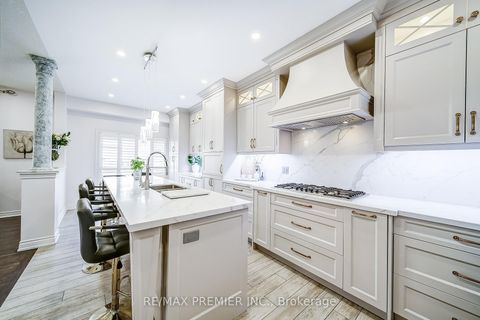 Photo 8 at 17 Massimo Drive, West Woodbridge, Vaughan