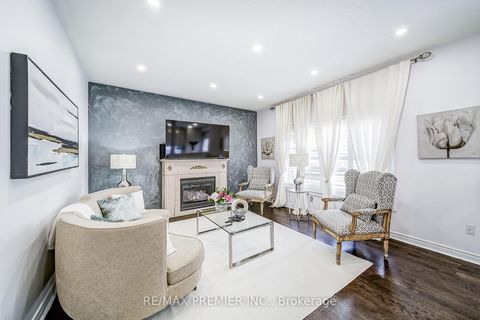 Photo 11 at 17 Massimo Drive, West Woodbridge, Vaughan