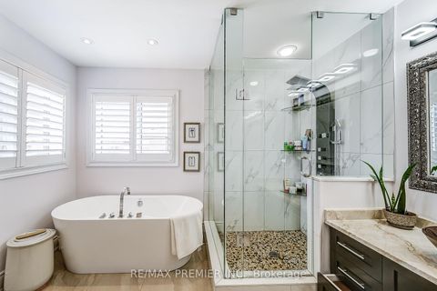 Photo 20 at 17 Massimo Drive, West Woodbridge, Vaughan