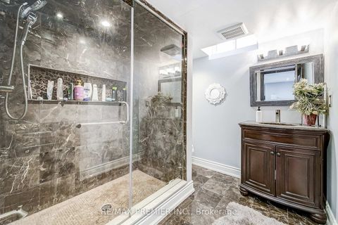 Photo 23 at 17 Massimo Drive, West Woodbridge, Vaughan