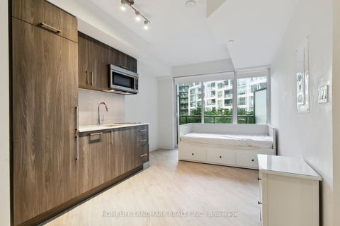 Photo 3 at 301w - 27 bathurst Street, Waterfront Communities C1, Toronto