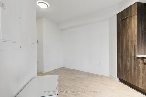 Photo 5 at 301w - 27 bathurst Street, Waterfront Communities C1, Toronto