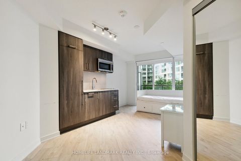 Photo 8 at 301w - 27 bathurst Street, Waterfront Communities C1, Toronto